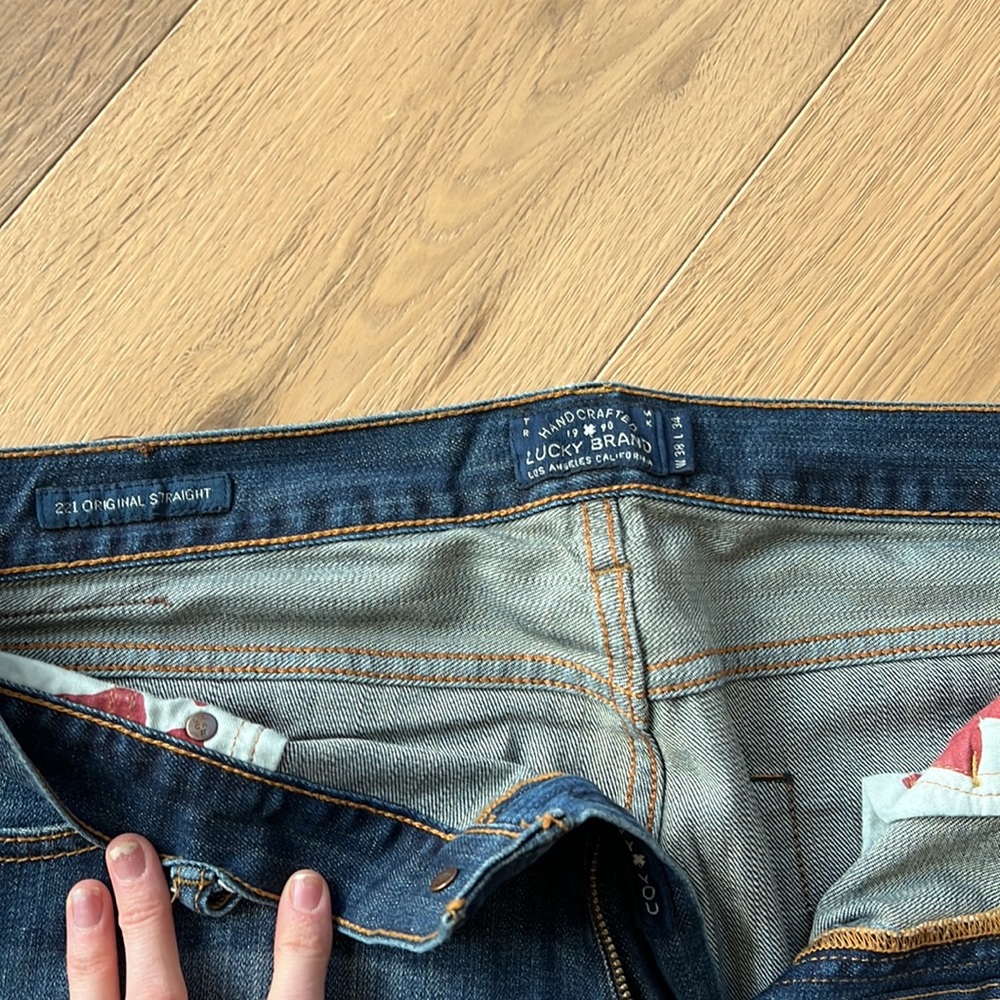 Lucky Jeans - Picture 3 of 8